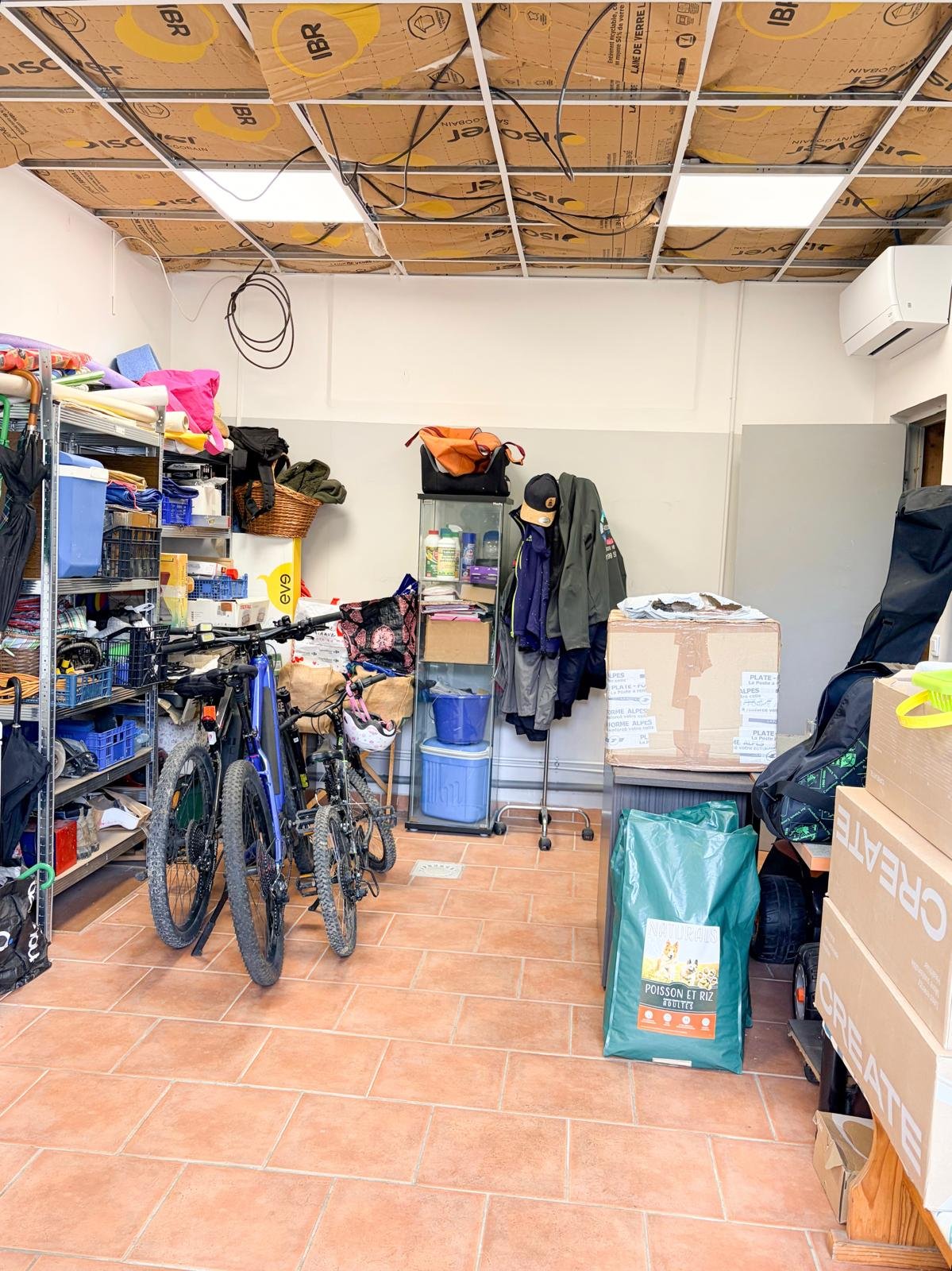 Le garage avant travaux, vue 2